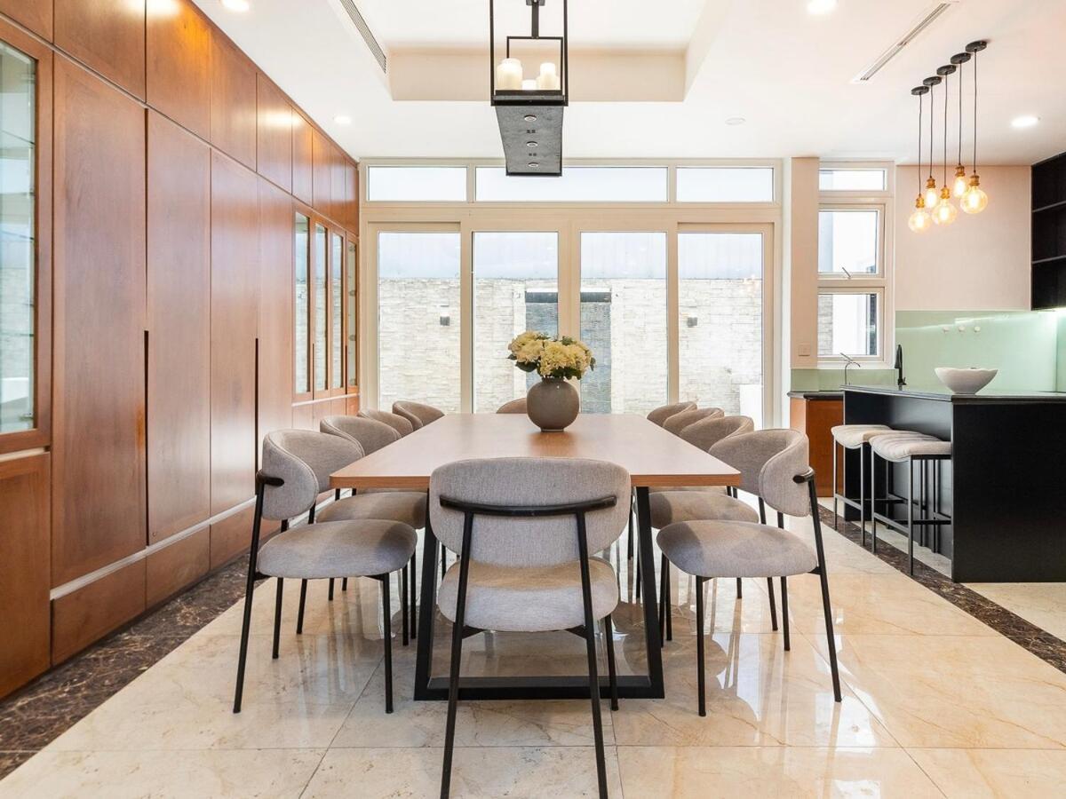 Luxury 6br Free Pickup Sim Bbq Apartment